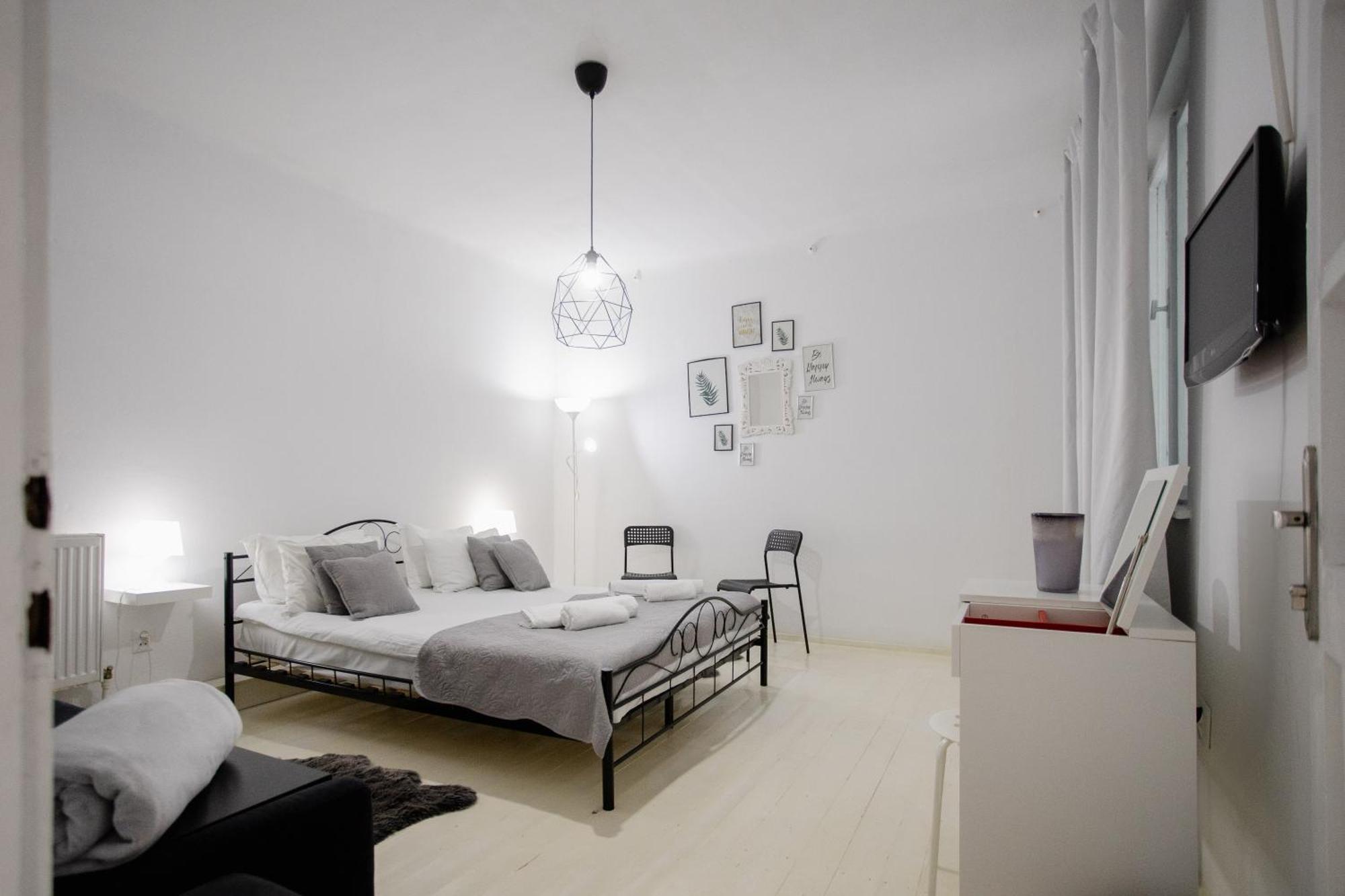 La Maison Blanche Hotel Alba Iulia Exterior photo
